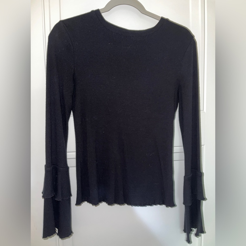 Flowy long sleeve shirt.